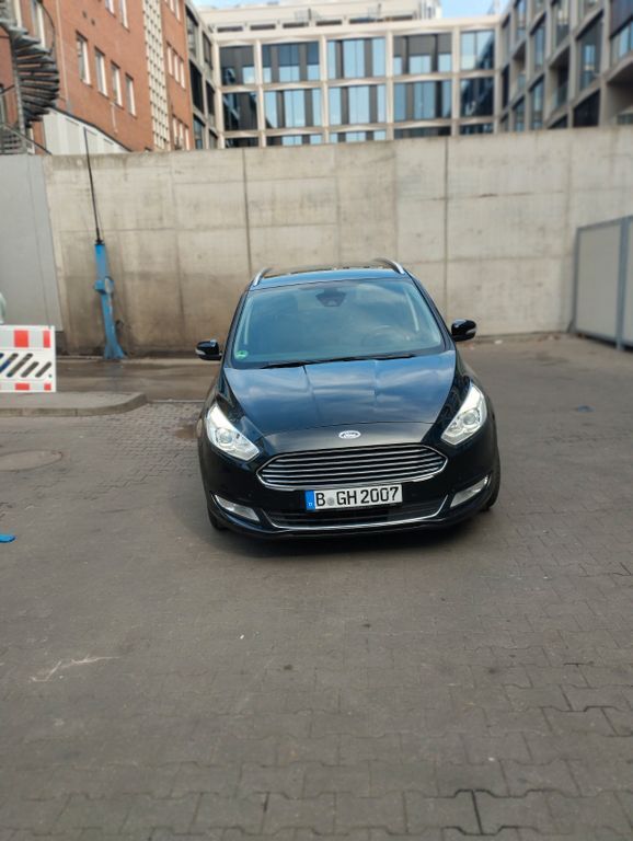 Ford Galaxy 206.000 km 12.800 € Berlin 10969