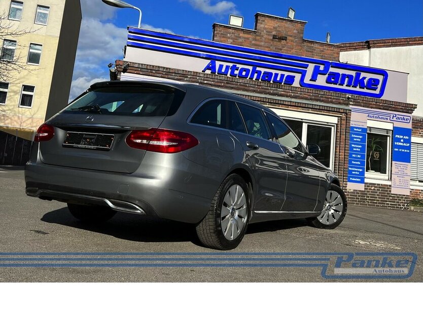 Mercedes-Benz C 250 C -Klasse*LED*Navi*R+F-Cam*Leder*Belüftete 87.057 km 17.990 € Berlin 13187
