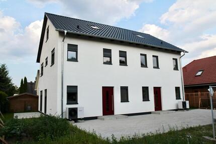 Helle Doppelhaushälfte zum Erstbezug in Berlin Kaulsdorf zimmer