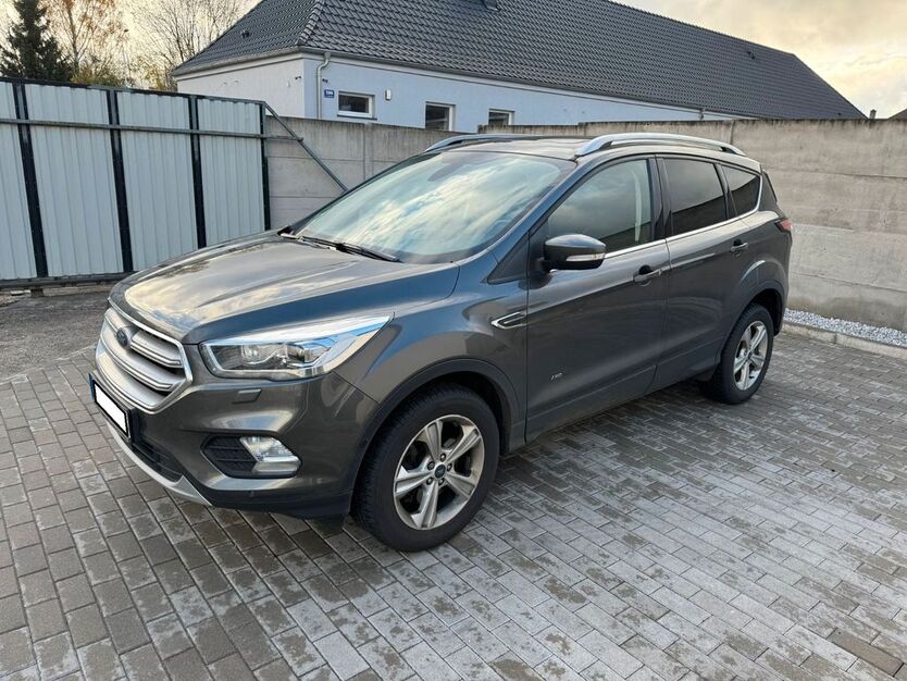 Ford Kuga 138.000 km 14.700 € Berlin 10179