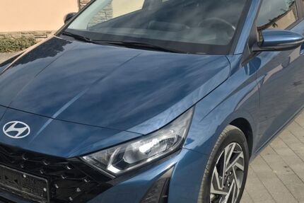 Hyundai i20 11.440 km 16.990 &euro; Falkensee 14612
