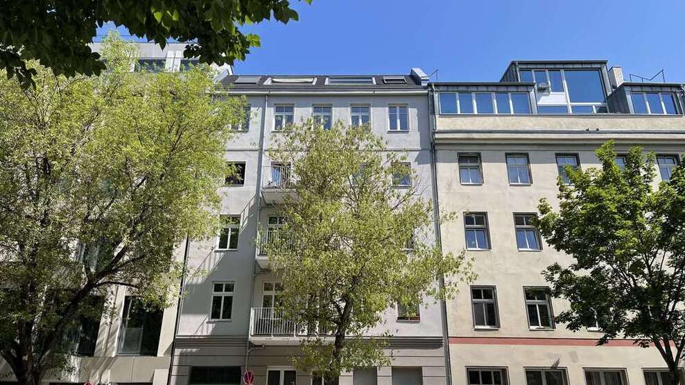 Wohnung zum Mieten in Berlin 2.299 € 97.15 m²