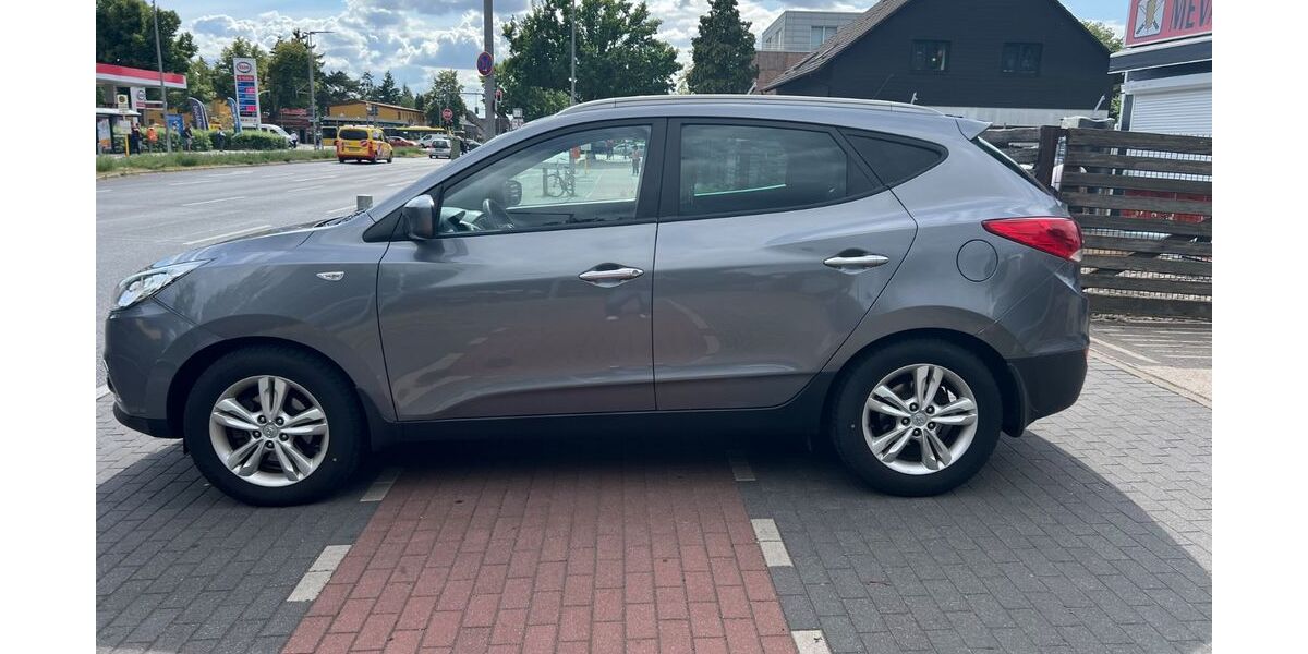Hyundai ix35 180.000 km 9.450 &euro; Berlin 12349
