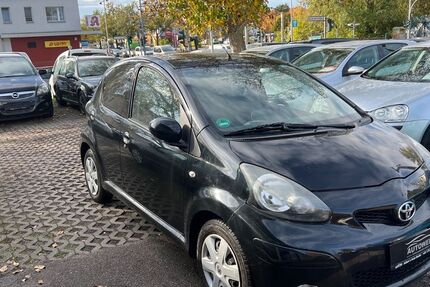 Toyota Aygo (X) 83.000 km 4.990 € Berlin 12349
