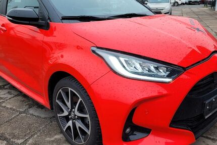 Toyota Yaris 83.255 km 12.900 &euro; Berlin 12277