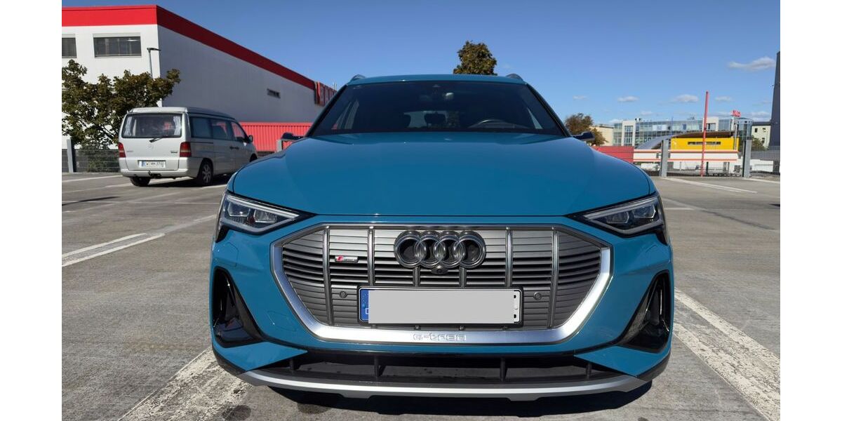 Audi e-tron 40.768 km 44.999 € Berlin 13158