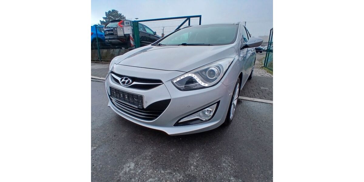 Hyundai i40 209.000 km 6.399 &euro; Berlin 13597