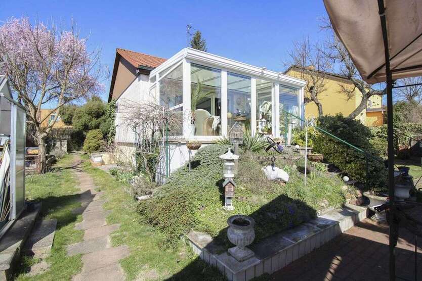 Haus zum Kaufen in Potsdam 599.000 € 94.21 m²
