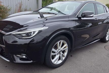 INFINITI Q30 204.000 km 9.900 € Berlin 13597