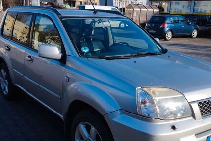 Nissan X-Trail 239.000 km 2.600 &euro; Berlin 12247