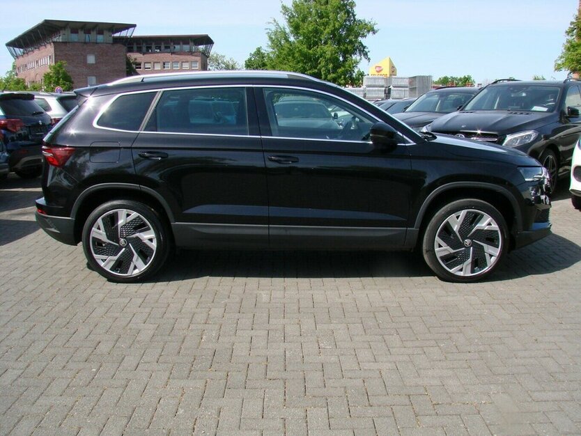 Skoda Karoq 2.0TDI Style 4x4 ACC Columbus Leder AHK 52.678 km 31.890 € Falkensee 14612