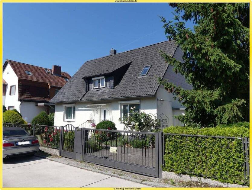 Tegel-Süd - Gepflegtes Einfamilienhaus (Massivbau 1961 u.71) mit großem Sonnengarten