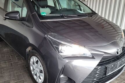 Toyota Yaris 94.332 km 8.900 &euro; Berlin 12277