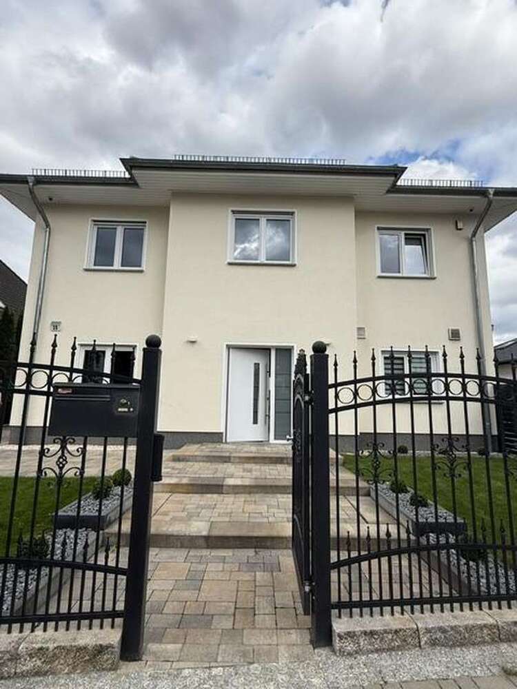 Haus zum Mieten in Berlin 3.500 € 168 m²