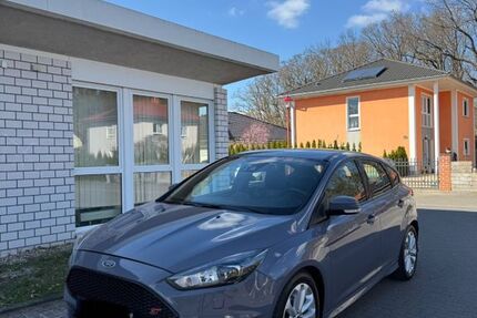 Ford Focus 251.235 km 7.999 &euro; Berlin 12353