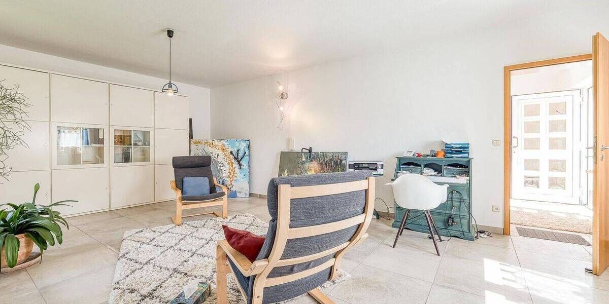 Viel Platz zum Leben - Haus mit Einliegerwohnung oder BüroPraxis im Schäferfeld Potsdam 8 zimmer