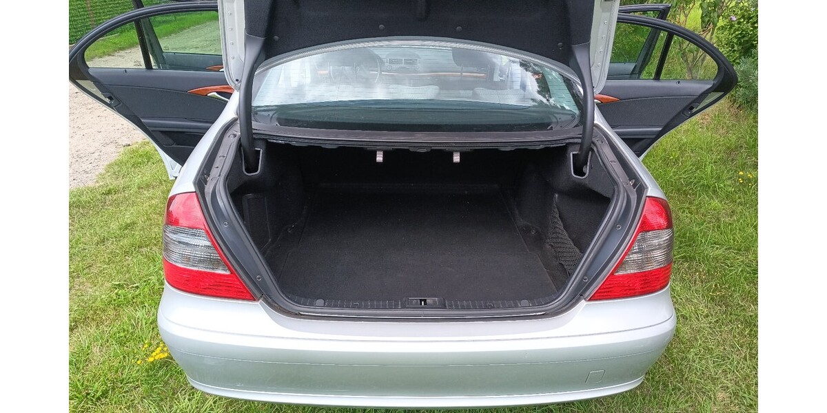 Mercedes-Benz E 200 223.000 km 5.300 € Brieselang 14656