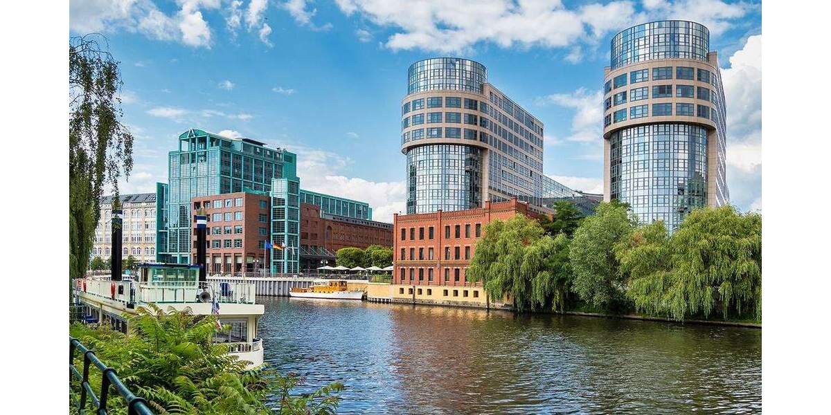 Helle Balkonwohnung im Kiez mit PKW-Stellplatz 2 zimmer