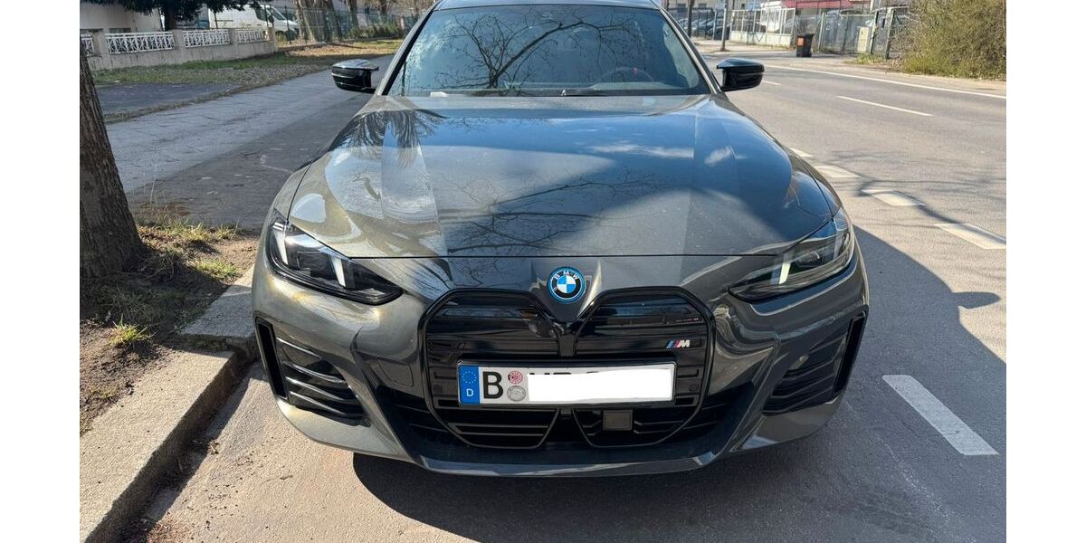 BMW i4 6.255 km 44.990 &euro; Berlin 13357