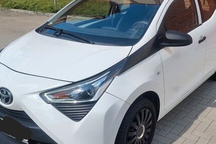 Toyota Aygo (X) 82.666 km 7.990 &euro; Berlin 12489