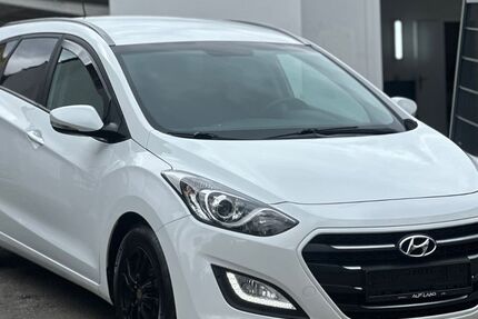 Hyundai i30 144.000 km 6.900 &euro; Berlin 12351