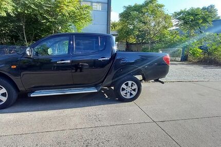 Mitsubishi L200 186.199 km 7.200 € Berlin 10785