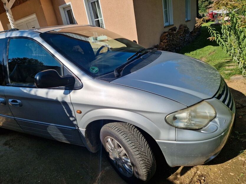 Chrysler Grand Voyager 252.000 km 3.599 € Schönwalde-Glien 14621