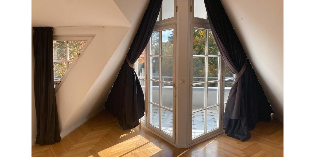 Dachgeschoßwohnung Kleinmachnow - 4 Zimmer, 131 m&sup2;, 749.000&euro; | Angebot:26515680