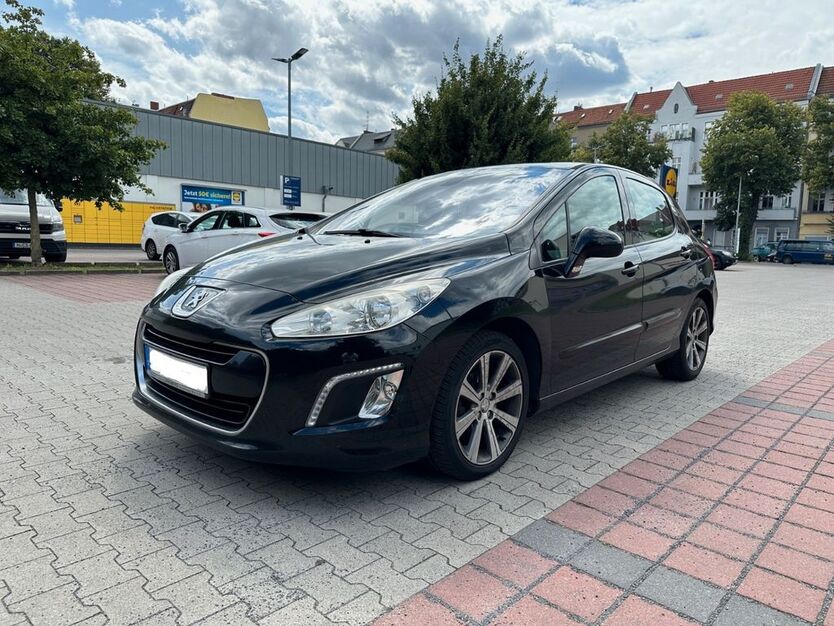 Peugeot 308 211.000 km 5.000 € Berlin 13347