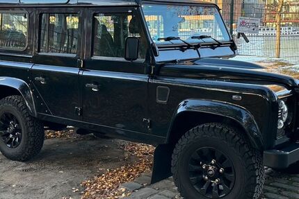 Land Rover Defender 163.200 km 46.900 &euro; Berlin 10119