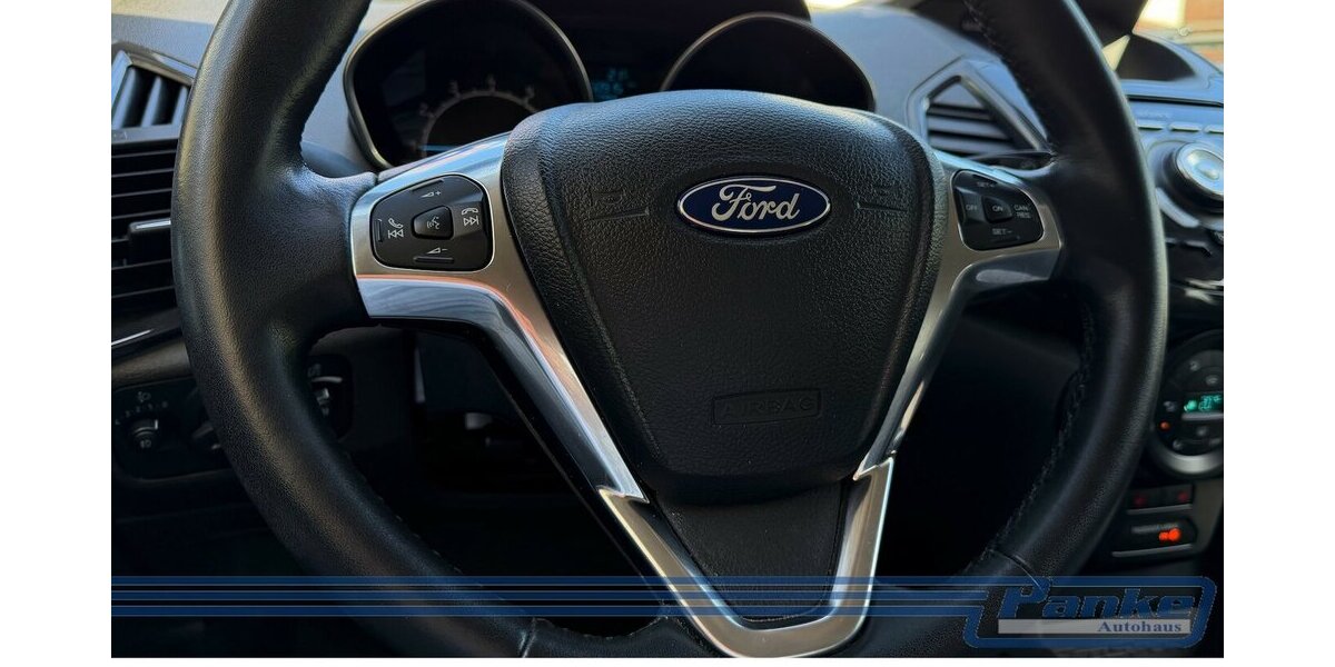Ford EcoSport Titanium*AHK*R-Cam*Navi*SHZ*Tempo*USB 50.915 km 8.780 &euro; Berlin 13187