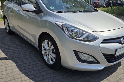 Hyundai i30 49.980 km 9.400 &euro; Berlin 13053