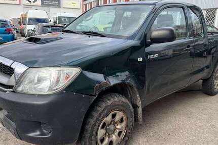 Toyota Hilux 320.000 km 10.900 &euro; Berlin 13127