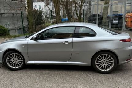 Alfa Romeo GT 215.000 km 2.900 € Berlin 12107