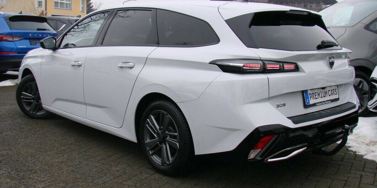 Peugeot 308 1.5L Allure ACC AHK LED Navi Kamera 34.524 km 23.980 &euro; Falkensee 14612