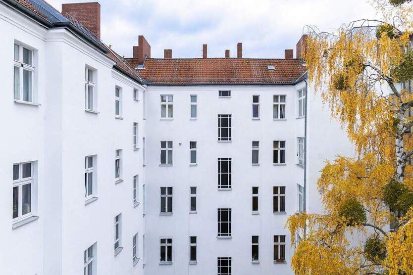 Gestalten Sie Ihr Traumzuhause - Bezugsfreie 2-Zimmer-Altbauklassiker unweit des Lietzenseeparks!