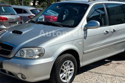 Kia Carnival 180.000 km 2.200 € Berlin 13127