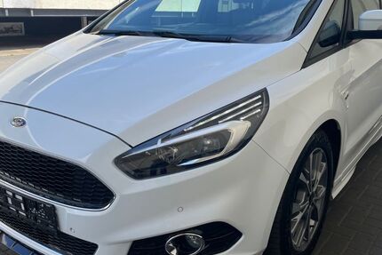 Ford S-Max 157.000 km 15.900 &euro; Berlin 12057