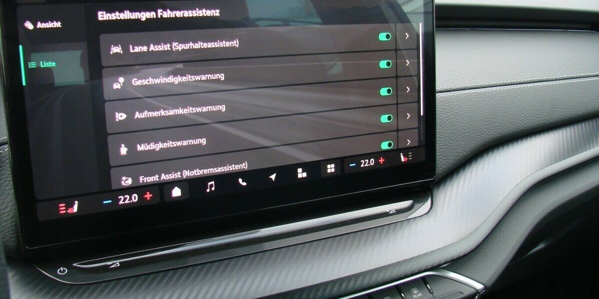 Skoda Octavia 2.0TDi Sportline LED 360º Canton HUD 39.383 km 30.980 &euro; Falkensee 14612
