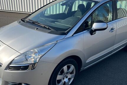 Peugeot 5008 216.000 km 3.499 &euro; Berlin 12057