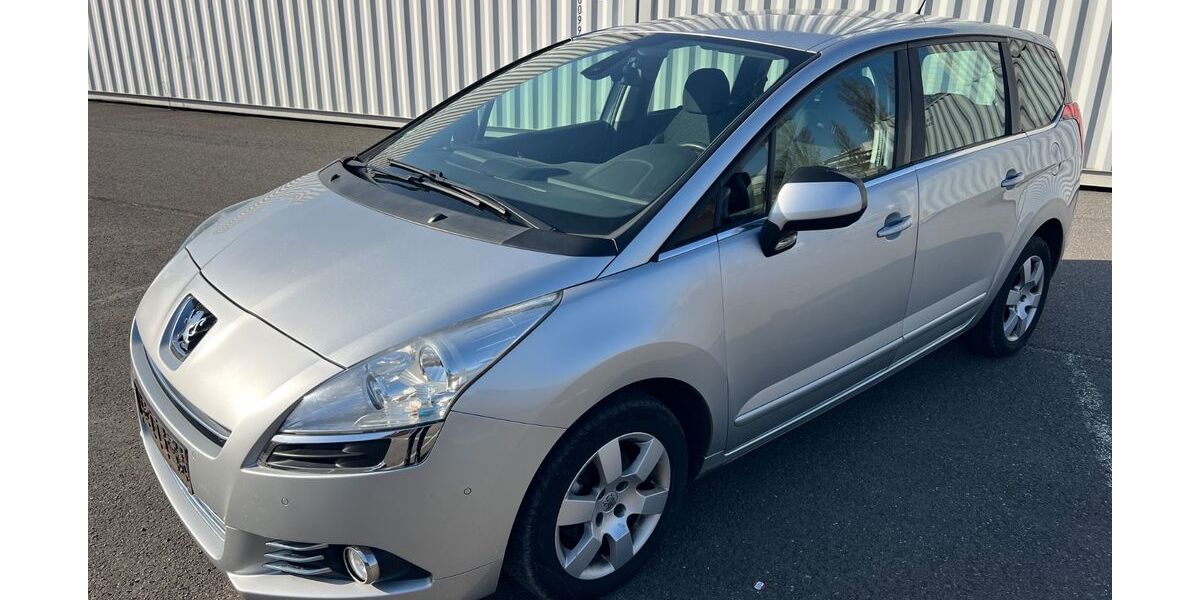 Peugeot 5008 216.000 km 3.499 &euro; Berlin 12057