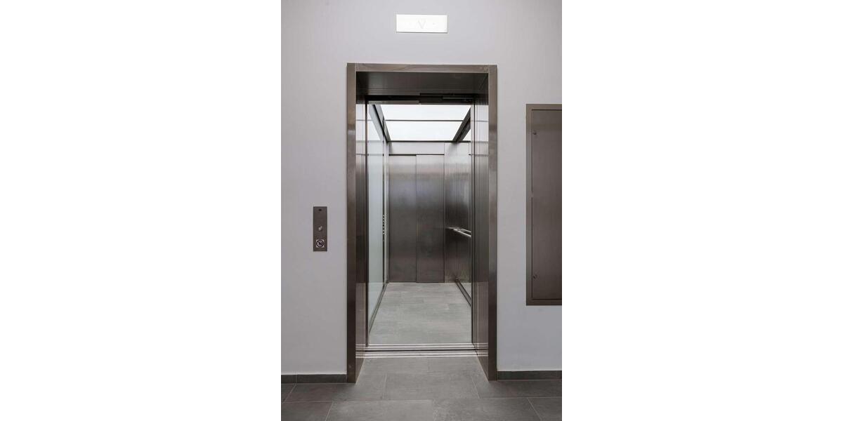 Etagenwohnung Berlin Tempelhof-Schöneberg - 2 Zimmer, 79 m&sup2;, 2.100&euro; | Angebot:26255362