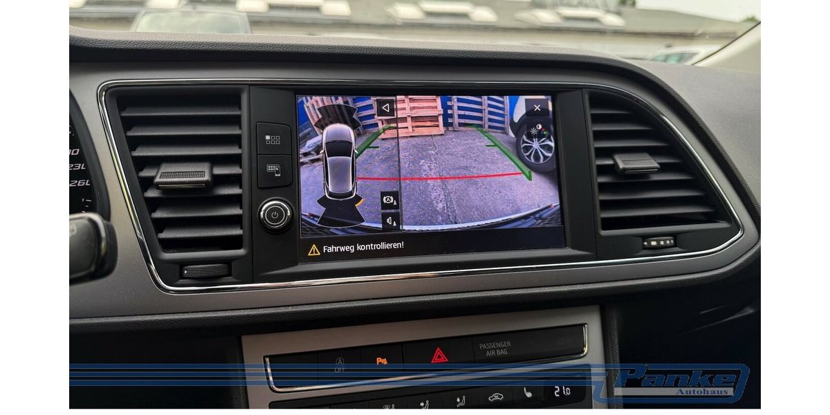 Seat Leon FR Alcantara Navi Sitzheizung SR/WR 85.720 km 12.290 &euro; Berlin 13187