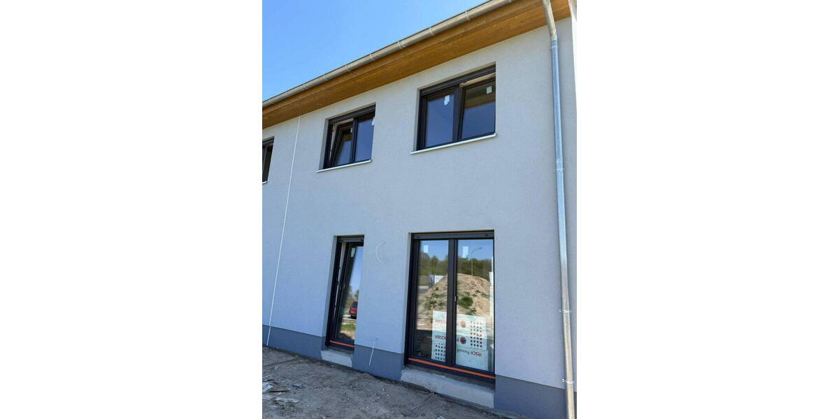 Doppelhaushälfte Ludwigsfelde - 5 Zimmer, 144 m&sup2;, 2.479&euro; | Angebot:26326881