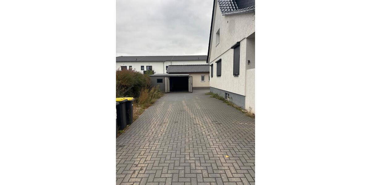 Gewerbefläche mit Büro zimmer