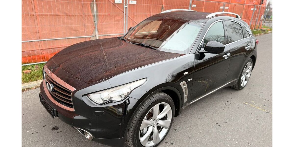 INFINITI QX70 250.000 km 11.499 &euro; Berlin 12057