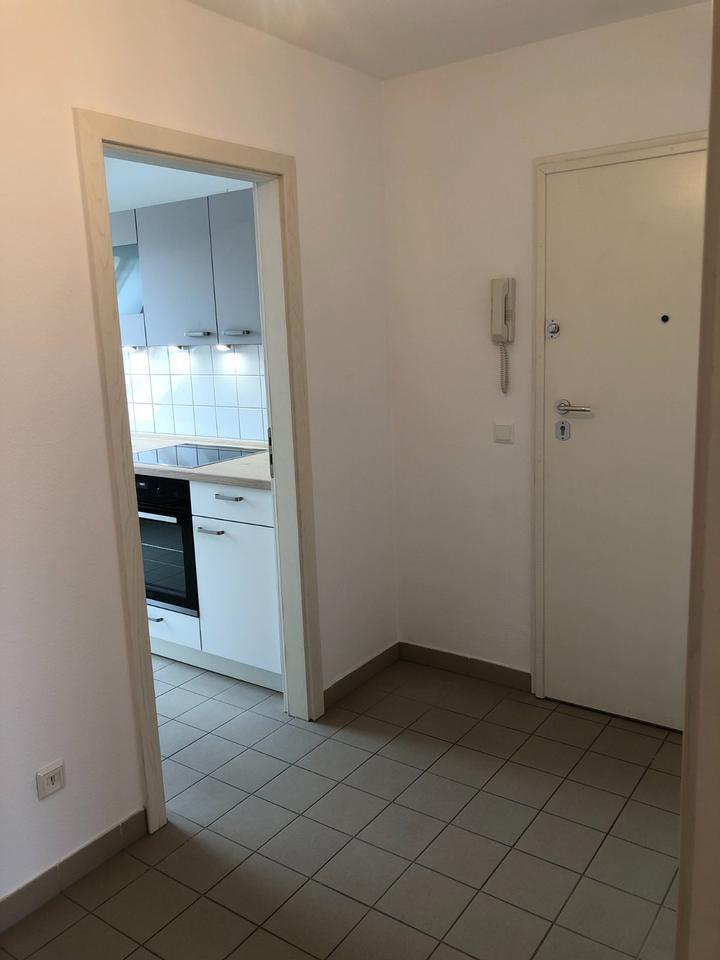 Schöne, helle 1 Raum-DG-Wohnung mit Balkon Nähe Teltow zimmer