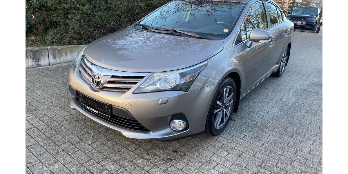 Toyota Avensis 222.937 km 7.590 &euro; Berlin 13581