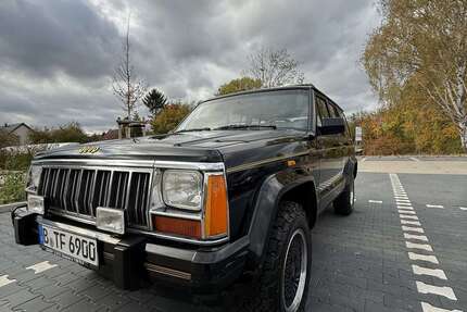 Jeep Cherokee 267.500 km 15.650 € Berlin 12161