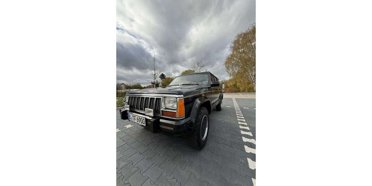 Jeep Cherokee 267.500 km 15.650 € Berlin 12161